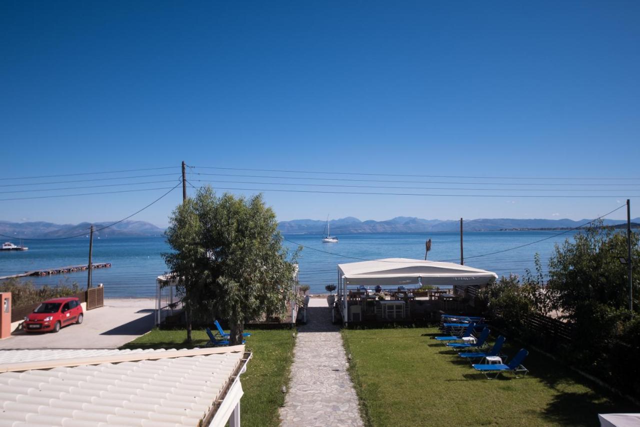 Petrití Christina Beachfront Rooms By Hotelius מראה חיצוני תמונה
