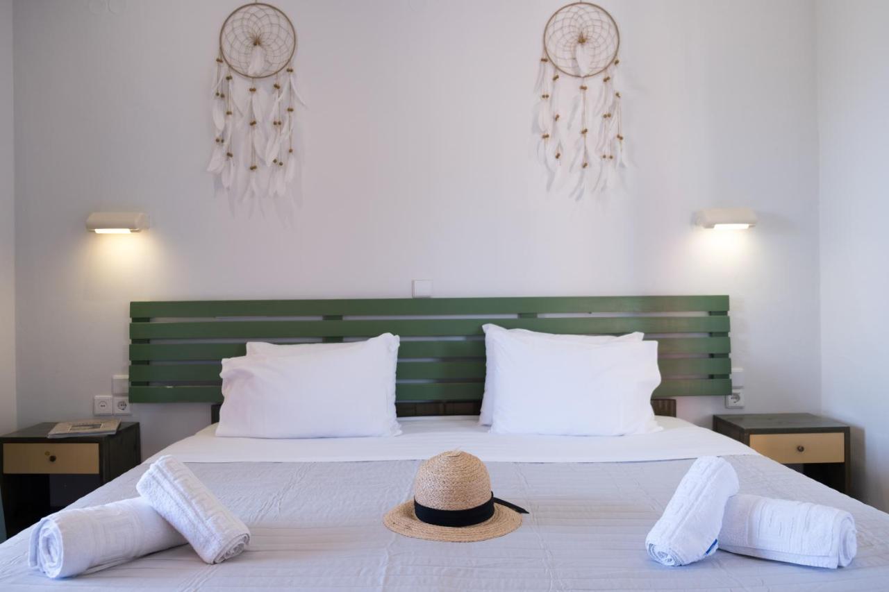 Petrití Christina Beachfront Rooms By Hotelius מראה חיצוני תמונה