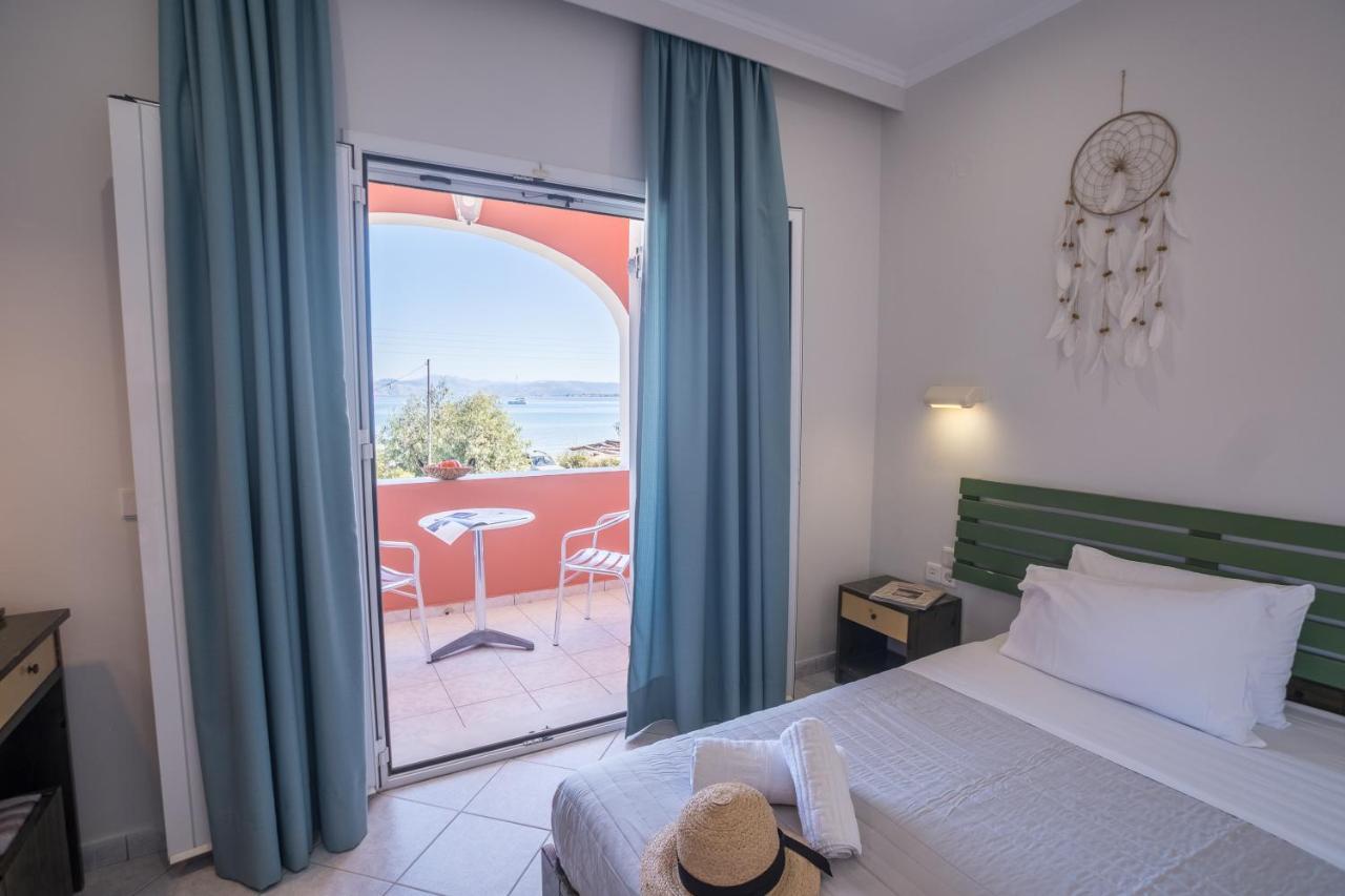 Petrití Christina Beachfront Rooms By Hotelius מראה חיצוני תמונה